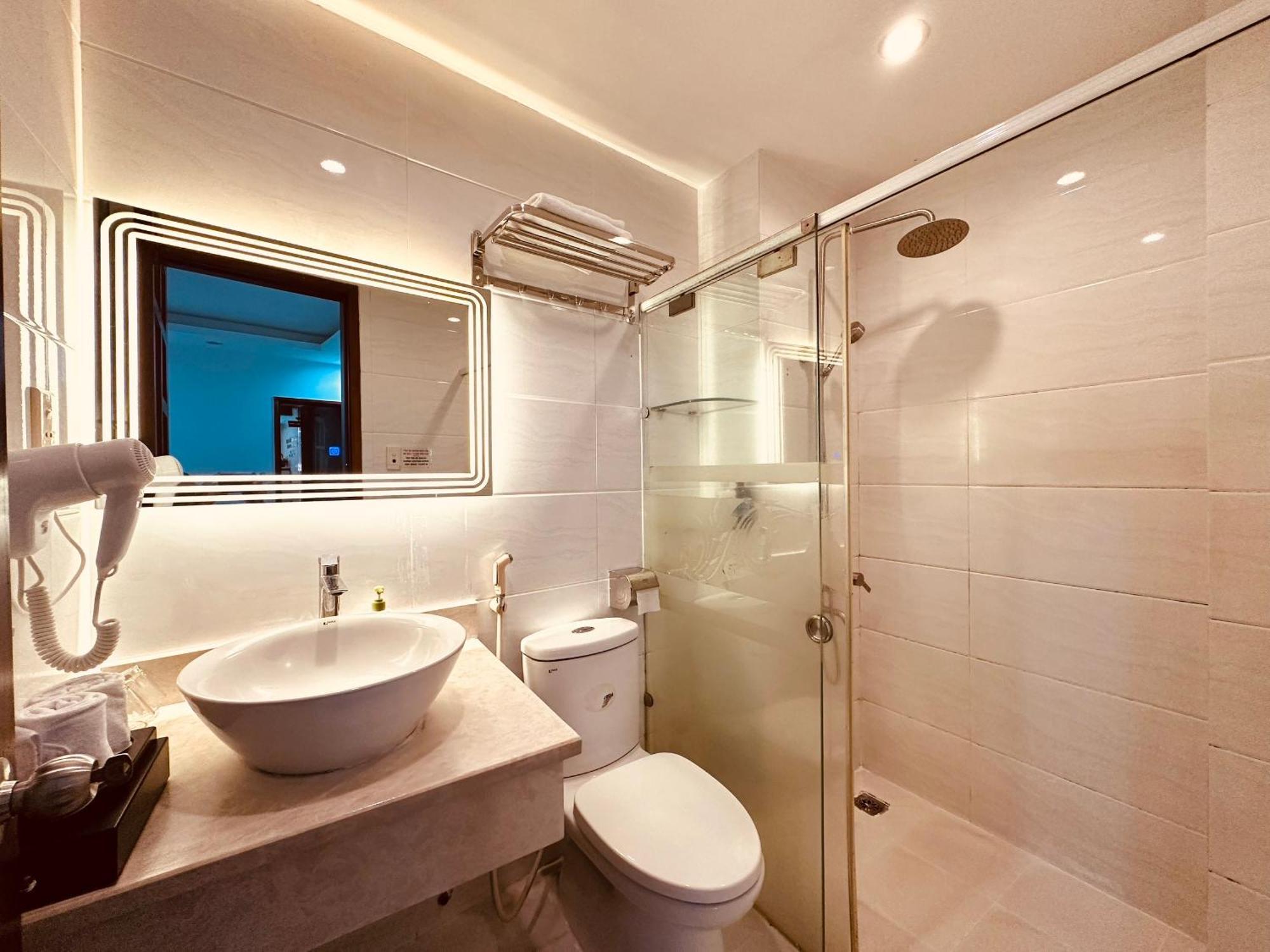 Redflower Hotel Ho Chi Minh City Exterior photo
