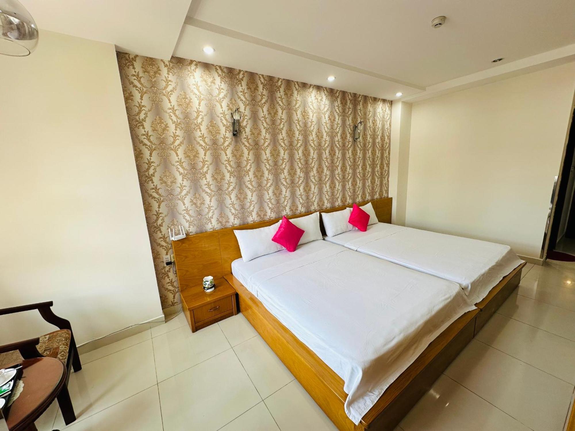 Redflower Hotel Ho Chi Minh City Exterior photo